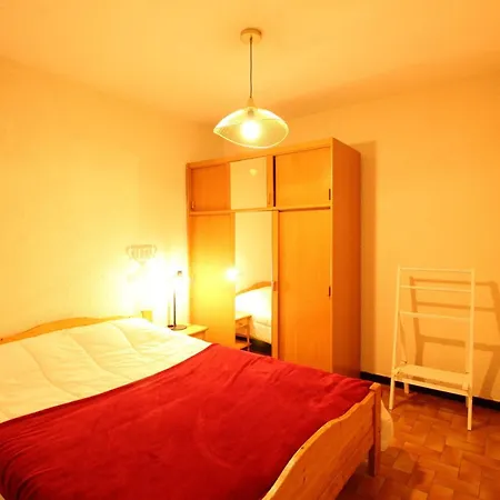 Pour 6 Pers Avec Sdd Renovee Et Parking, Sur Les Pistes - Fr-1-572-80 *