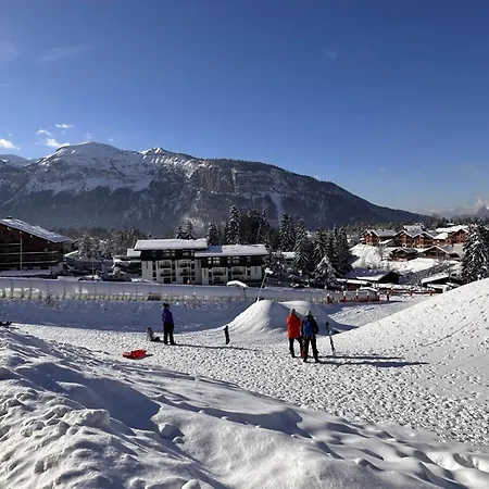Appartement Pour 6 Pers Avec Sdd Renovee Et Parking, Sur Les Pistes - Fr-1-572-80